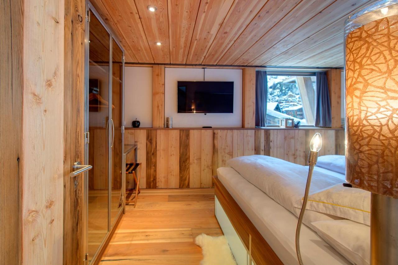 Backstage Hotel Chalet Rooms Zermatt Pokoj fotografie